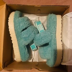 Ugg Slippers 🎀